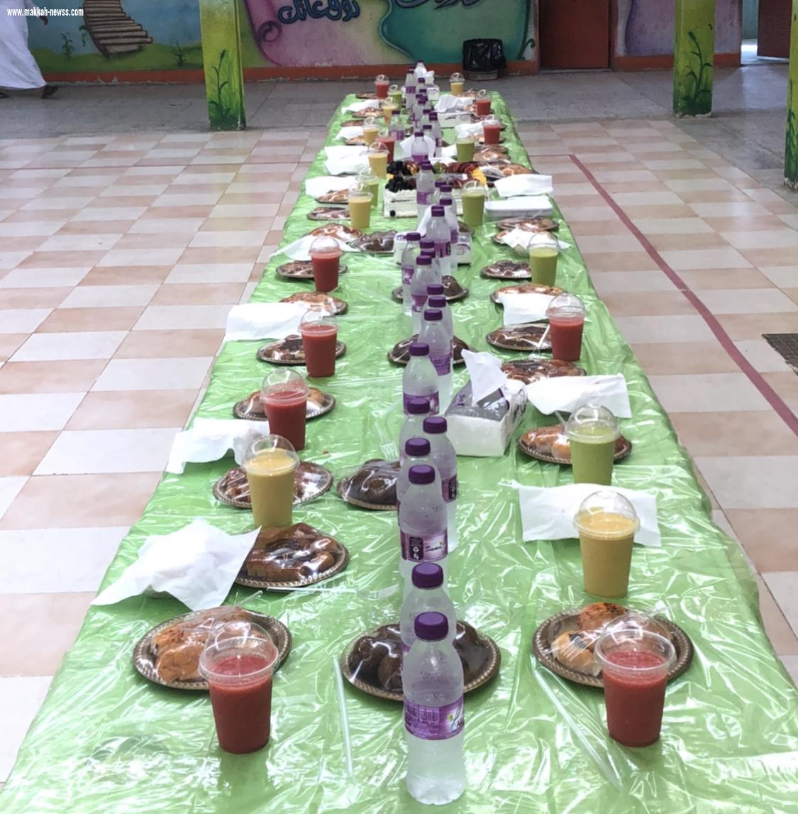 أنشئت بجهود ذاتية لتقديم الخدمات الصحية والتثقيفية والتوعوية للطلاب مدير مكتب تعليم صامطة يدشن العيادة المدرسية بابتدائية الدريعية