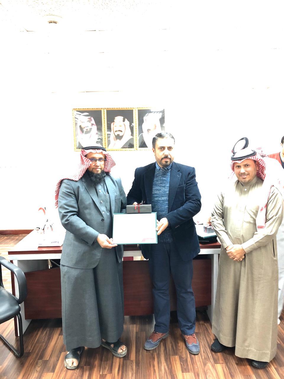 مدير عام فرع هيئة الهلال بمنطقة الباحة يقوم بزيارة وحدة تدريب بلجرشي