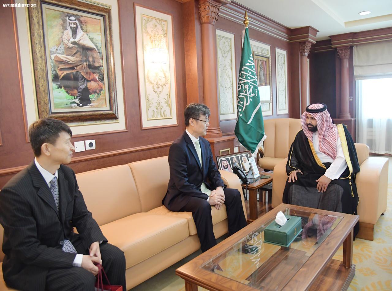 نائب أمير منطقة جازان يستقبل القنصل الكوري الجنوبي لدى المملكة 