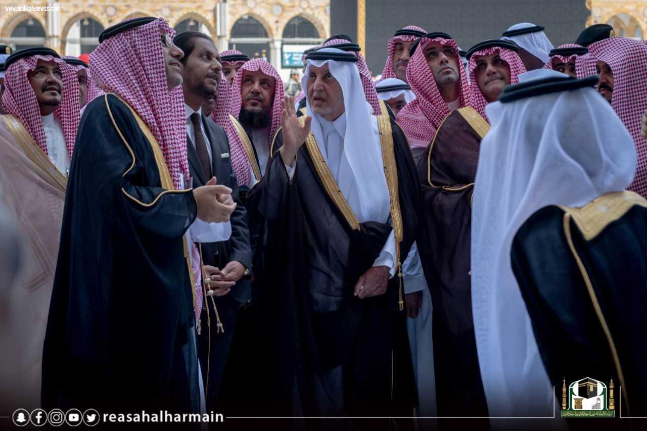 نيابة عن خادم الحرمين الشريفين سمو أمير مكة يتشرف بغسل الكعبة المشرفة بحضور نائبه