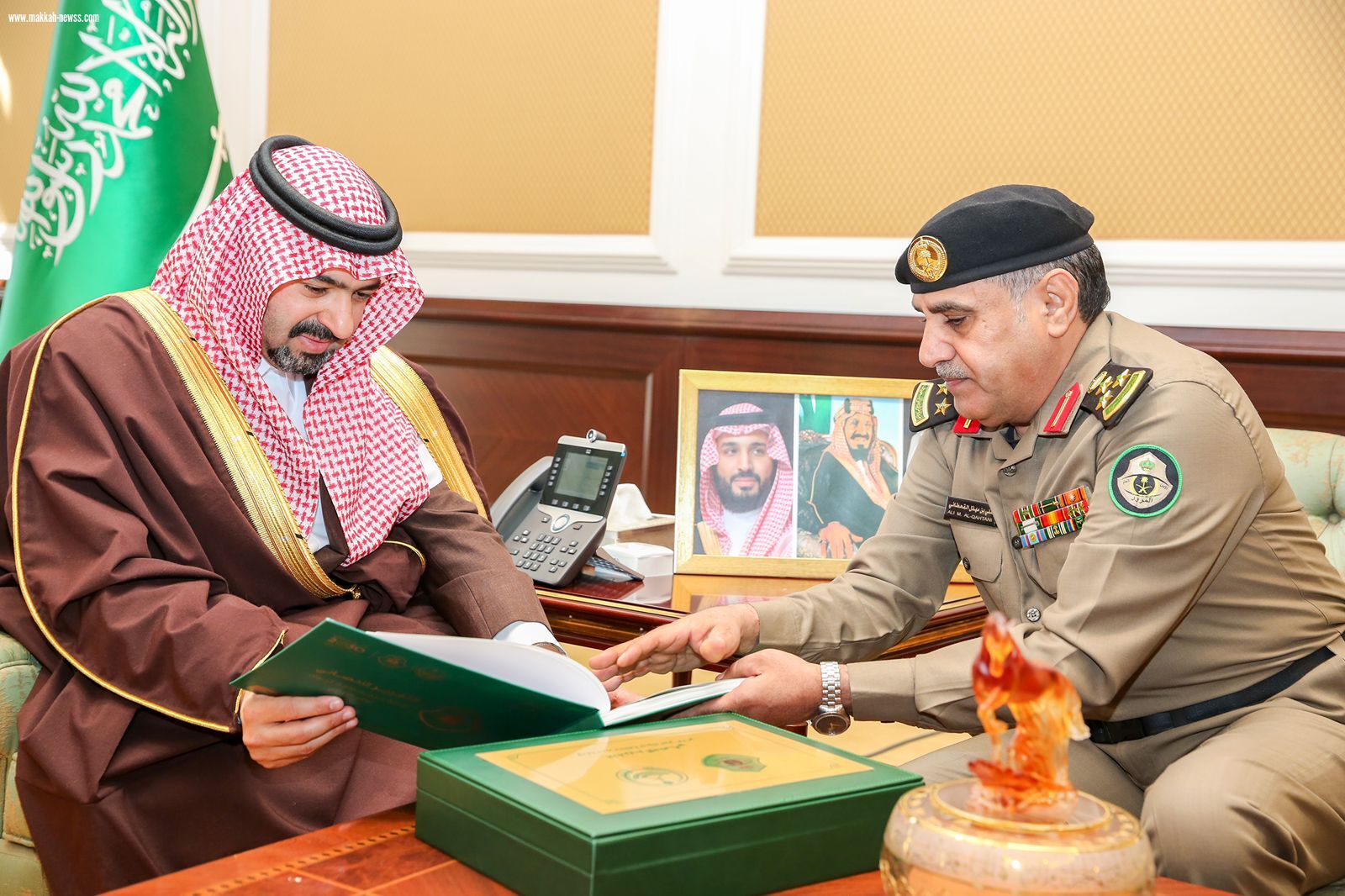نائب أمير تبوك يتسلم  التقرير السنوي لحرس الحدود وتقرير إدارة مرور منطقة تبوك خلال الفترة الماضية