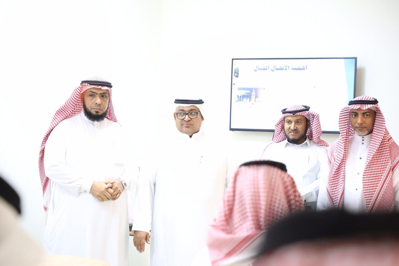 مدير تعليم جازان يقف على انطلاق الأسبوع الثاني من برامج التدريب الصيفي