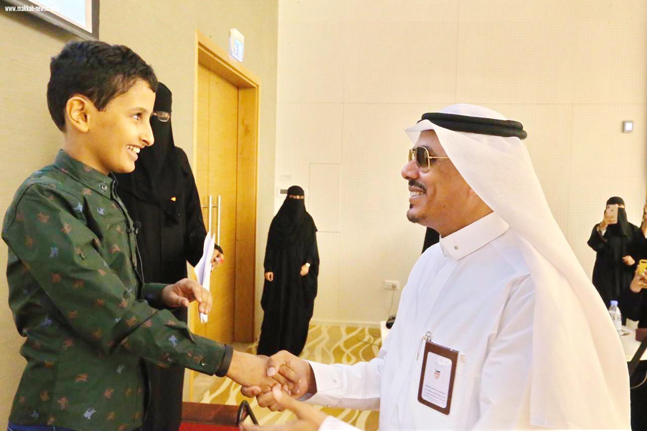في أصبوحة أدبية ومعرض لمواهبهن طالبات التربية الخاصة بتعليم جازان يتألقن ويبدعن شعراً ونثراً ورسما . 