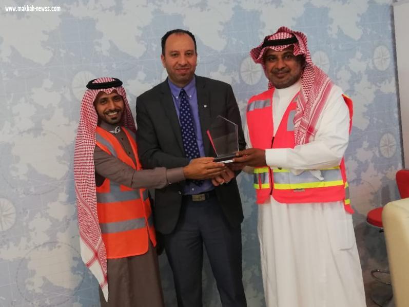 الصليب الأحمر الدولي يزور فريق التطوع التابع للهلال الأحمر السعودي بالطائف