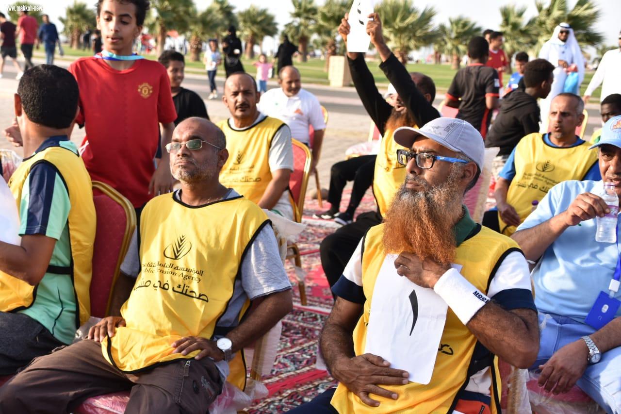 مؤسسة التقاعد وهيئة الرياضة تنظمان فعالية المشي بكورنيش جازان