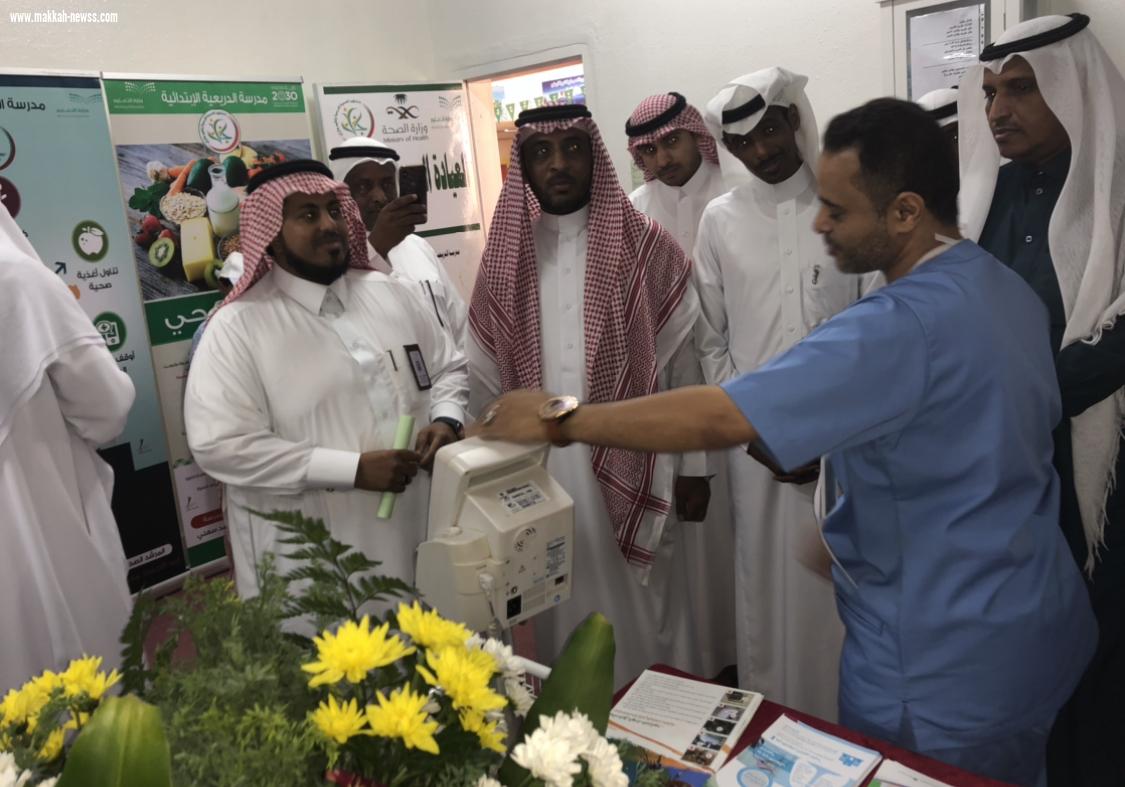 أنشئت بجهود ذاتية لتقديم الخدمات الصحية والتثقيفية والتوعوية للطلاب مدير مكتب تعليم صامطة يدشن العيادة المدرسية بابتدائية الدريعية