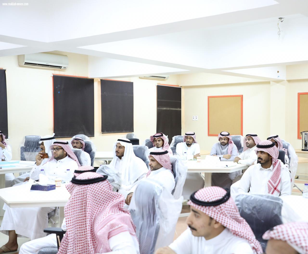 مدير تعليم جازان يقف على انطلاق الأسبوع الثاني من برامج التدريب الصيفي