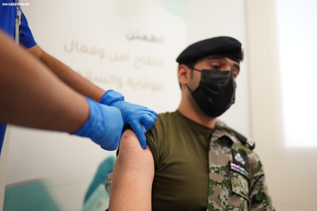 الخدمات الطبية بوزارة الداخلية تقدم لقاح فيروس كورونا لمنسوبي المديرية العامة للسجون بالرياض