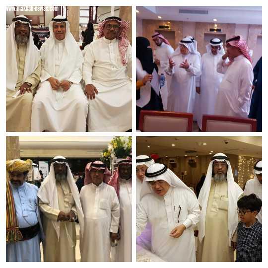 الاعلامي جمعه الخياط والاعلاميين يتجولون في معرض أنامل مكية 