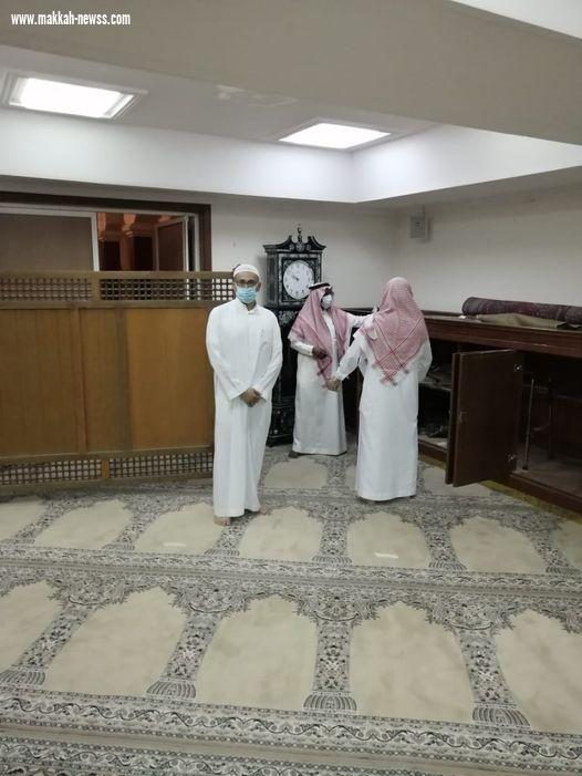 الزومان يتفحص مساجد مكة للتأكد من الإلتزام بالاجراءات الوقائية