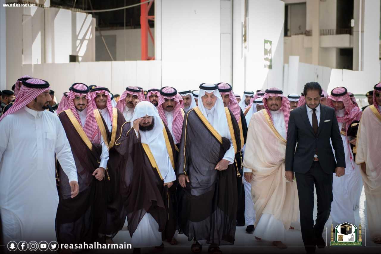 نيابة عن خادم الحرمين الشريفين سمو أمير مكة يتشرف بغسل الكعبة المشرفة بحضور نائبه