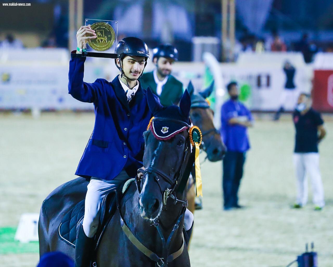 الأمير عبدالله بن فهد يتوج  الفائزين في منافسات اليوم الثاني من كأس اللجنة الاولمبية العربية السعودية للفروسية