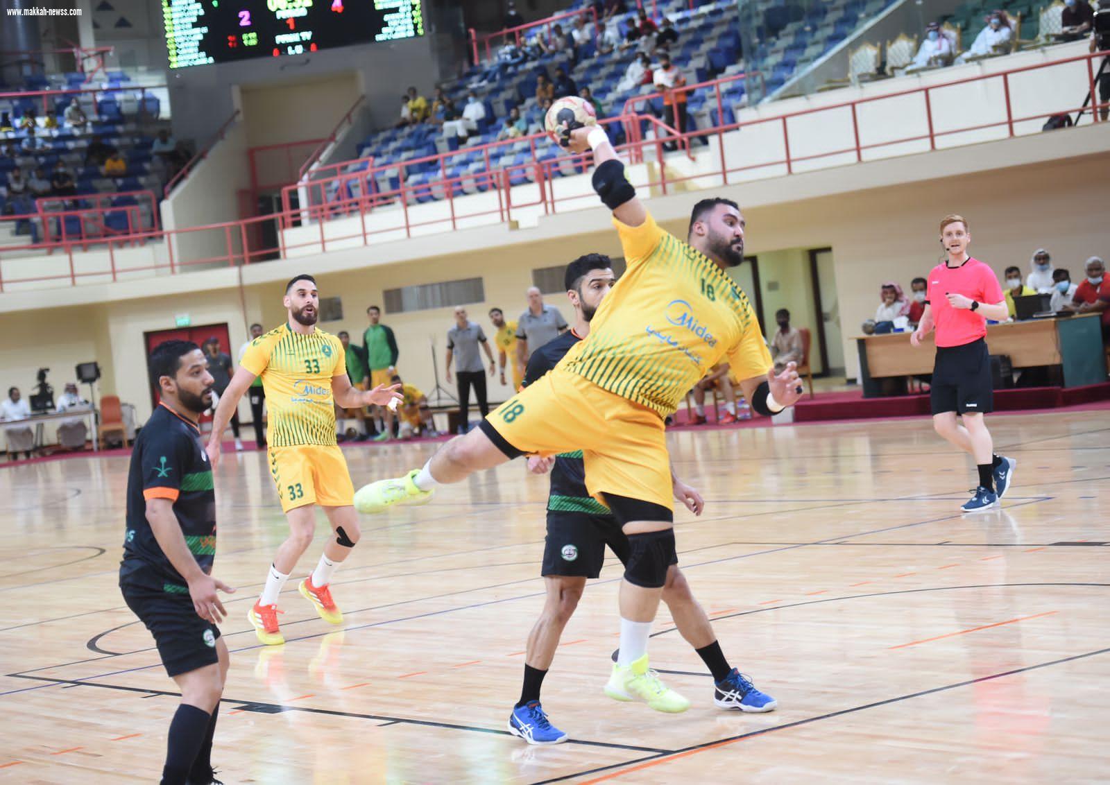  الخليج ينتصر على النور في قمة الجولة التاسعة 