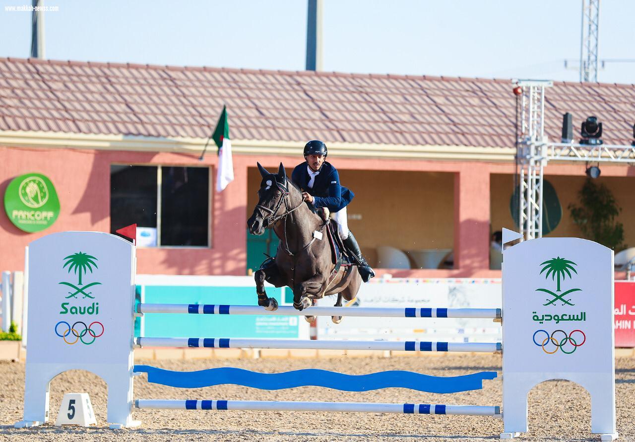 الأمير عبدالله بن فهد يتوج  الفائزين في منافسات اليوم الثاني من كأس اللجنة الاولمبية العربية السعودية للفروسية