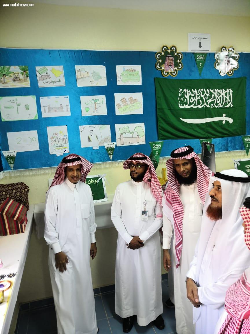 افتتاح المعرض الفني في مجمع مدارس السلامة العليا 