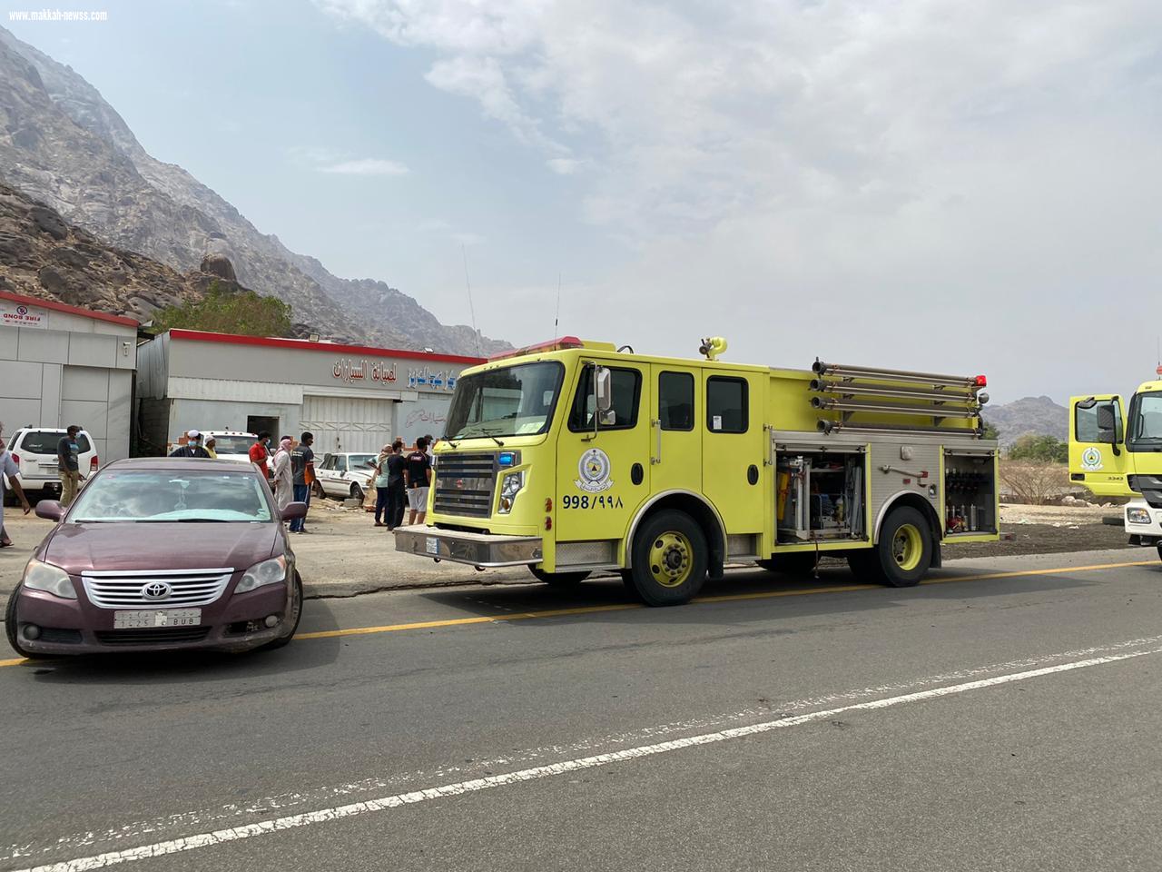 حادث انقلاب مركبة بمنطقة الباحة والهلال الأحمر يباشر الحادث