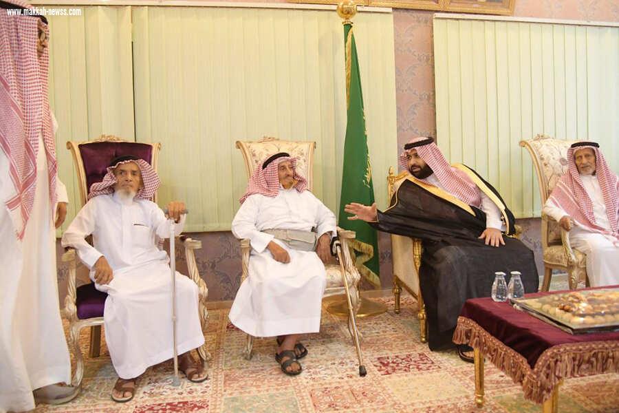  نائب أمير جازان في زيارة لدار المسنين زارهم وقدم لهم التهنئة بشهر رمضان.