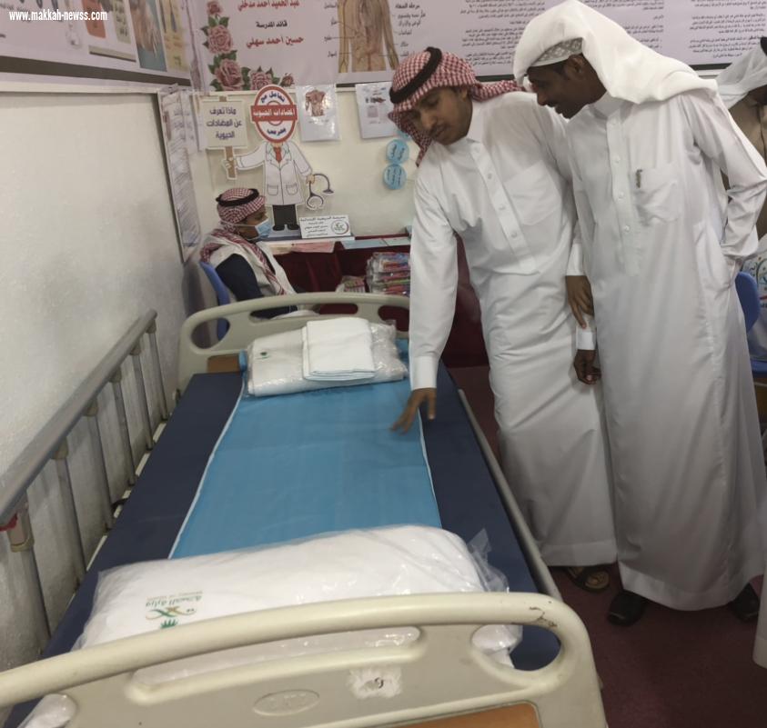 أنشئت بجهود ذاتية لتقديم الخدمات الصحية والتثقيفية والتوعوية للطلاب مدير مكتب تعليم صامطة يدشن العيادة المدرسية بابتدائية الدريعية