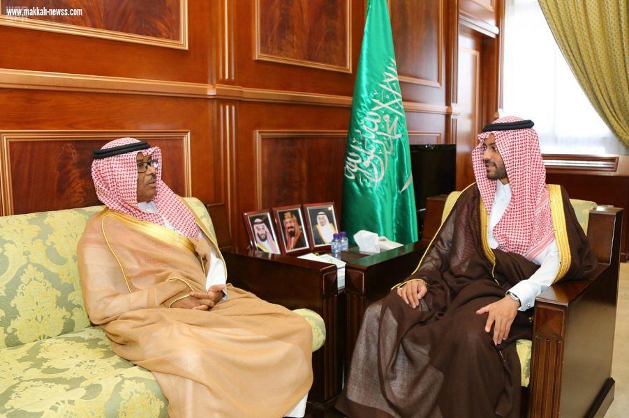 سمو نائب أمير حائل يستقبل الرئيس التنفيذي لأكاديمية الأمير أحمد بن سلمان للإعلام التطبيقي