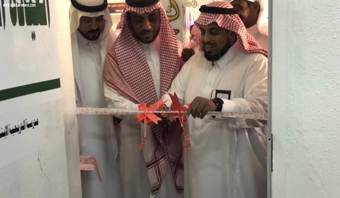 أنشئت بجهود ذاتية لتقديم الخدمات الصحية والتثقيفية والتوعوية للطلاب مدير مكتب تعليم صامطة يدشن العيادة المدرسية بابتدائية الدريعية