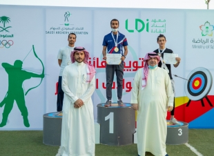 السفير يتوج الفائزين بالمراكز الثلاثة الأولى ..   ختام منافسات بطولة الوسطى و الشرقية