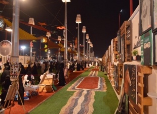 تشكيليات  بجادة محايل ينثرن الإبداع بلوحات العز والفخر
