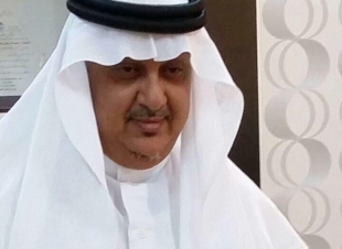 سعادة مدير مكتب التعليم بمحافظة البرك يهنئ خادم الحرمين بذكرى البيعة