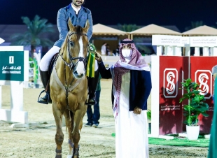 الأمير عبدالله بن فهد يتوج  الفائزين في منافسات اليوم الثاني من كأس اللجنة الاولمبية العربية السعودية للفروسية
