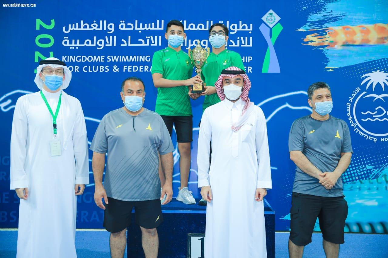 وزير الرياضة يتوج الفائزين في بطولة المملكة للسباحة والغطس