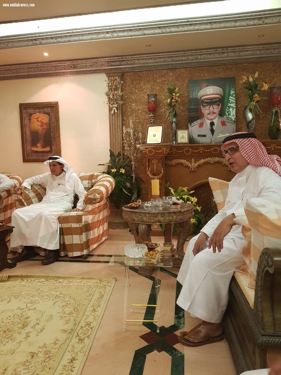 قادة الأمن يزورون زميلهم اللواء العتيبي .