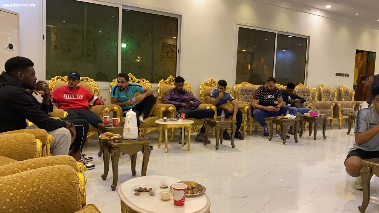 قبل مواجهة الحزم  الدكتور الحبشان يحتفي بلاعبي قدم الدرعية