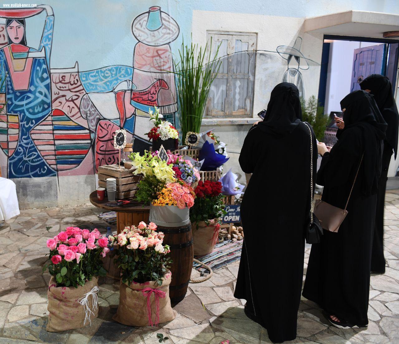 نورة بنت سعود تشهد حفل ملتقى تصميم الزي التراثي النسائي المعاصر وسط حضور اكثر من ٥٠٠ سيدة