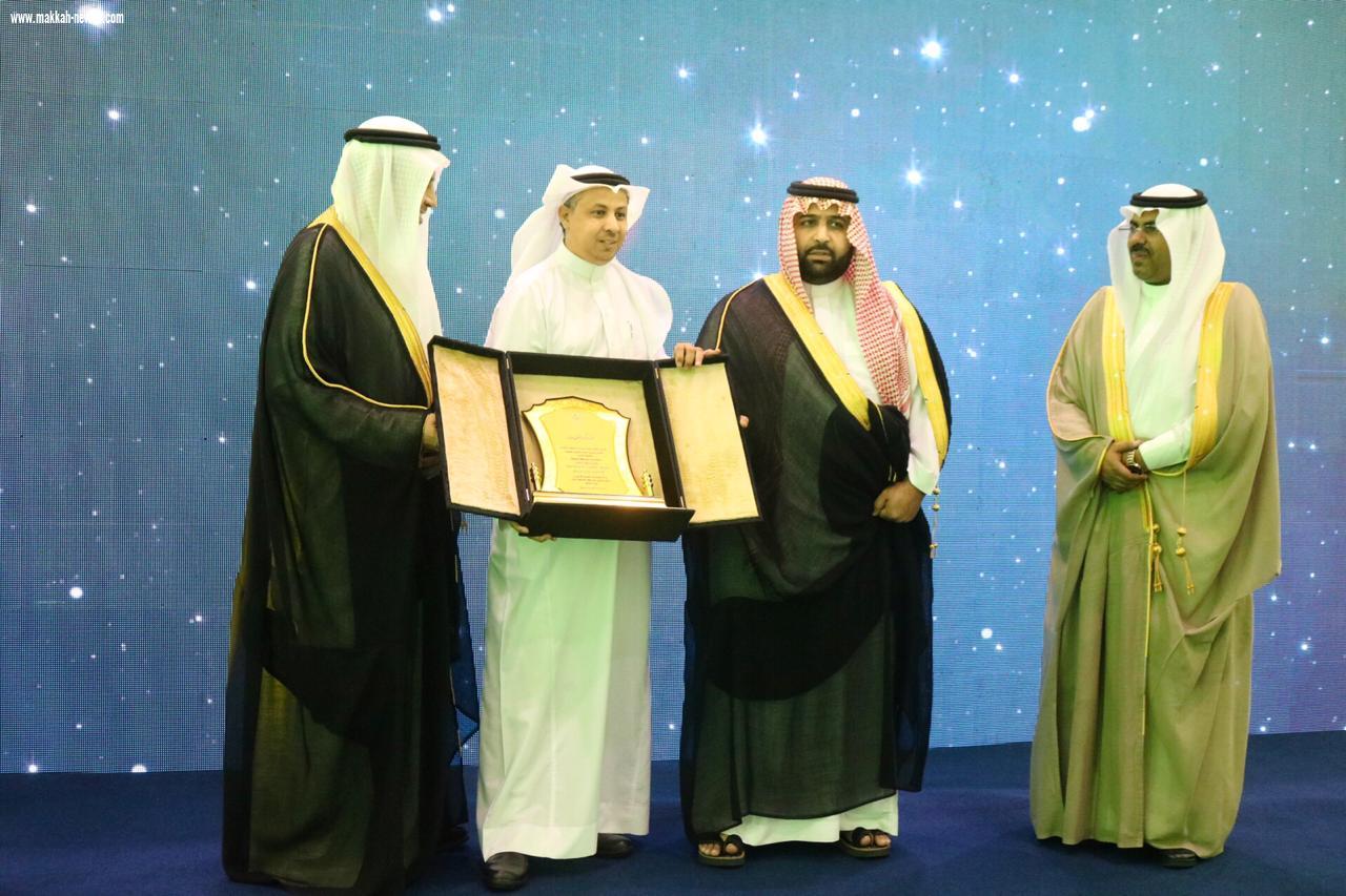 نائب أمير جازان يزور معرض تنمية أبوعريش ويشيد بجهودها