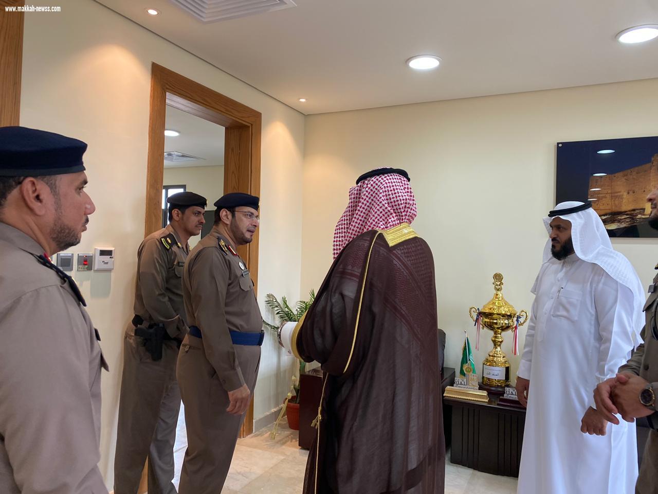 محافظ ضمد (البراق )يفتتح مبنى الدفاع المدني ويدشن فعاليات اليوم  العالمي للدفاع المدني 