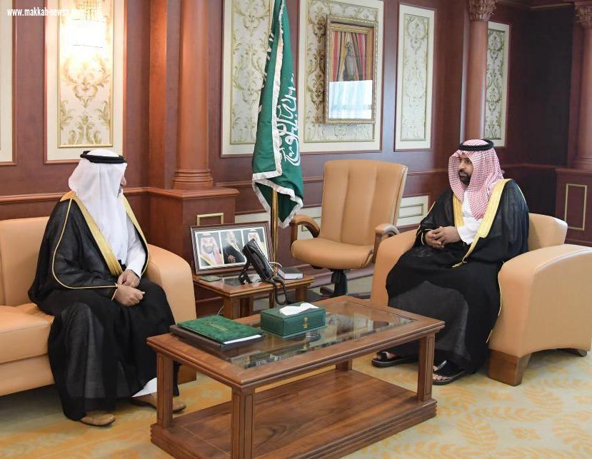 نائب أمير جازان يتسلم التقرير السنوي لابرز منجزات شركة الكهرباء بالمنطقة 