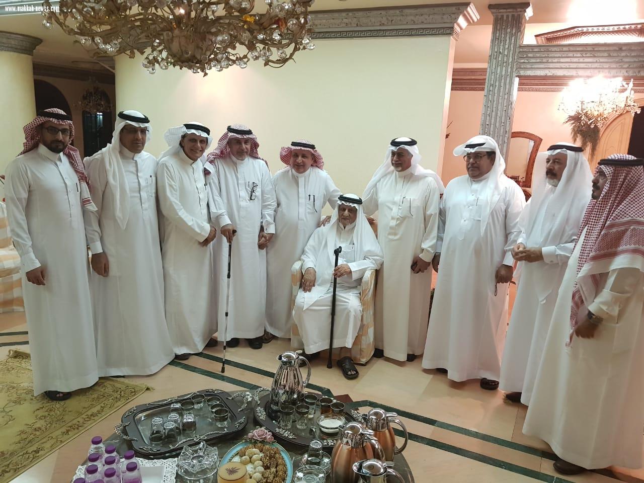 قادة الأمن يزورون زميلهم اللواء العتيبي .