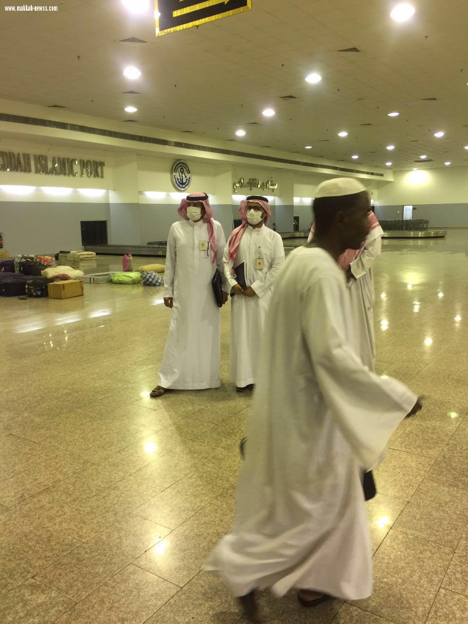 العتيبي يتفقد سير العمل الخاص بأعمال الحج في مطاري  جدة والطائف 