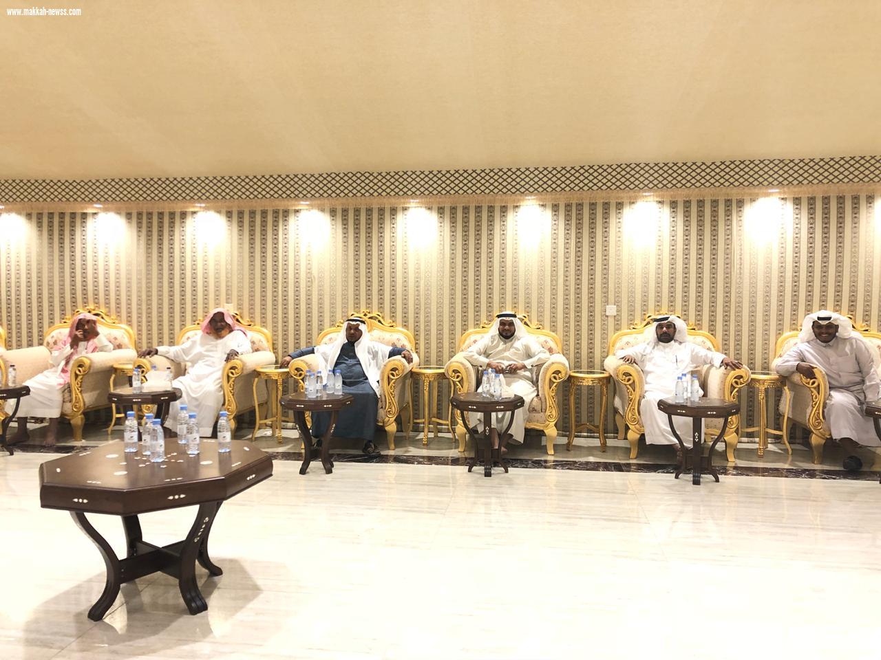 مدير صحيفة صوت مكة الاجتماعية بالمنطقة الجنوبية يعزي ابو شنب في وفاة ابن جده