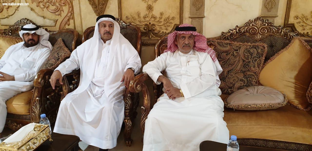 حكيم مكة يحتفل بالزمزمي بمناسبة التمديد له من قبل وزير الحج