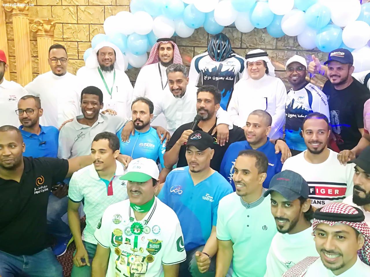 وسط حضور اكثر من 500 مدعو في مهرجان رياضي فريق دراج النوارية يدشن جيرسي خاص بالفريق 