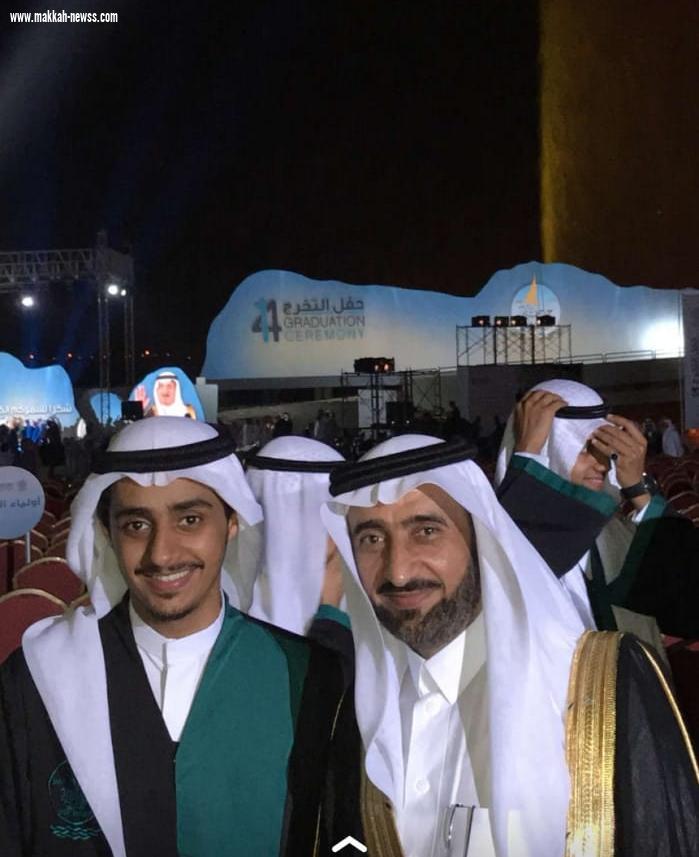 الشماخي يتلقى التهاني والتبريكات بمناسبة تخرج ابنه من جامعة جازان