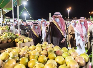 أمير الباحة يفتتح مهرجان الرمان أمام 100 عارض لبيع منتجاتهم