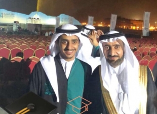 الشماخي يتلقى التهاني والتبريكات بمناسبة تخرج ابنه من جامعة جازان