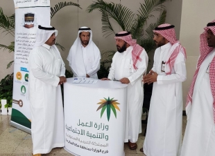 العتيبي يتفقد سير العمل الخاص بأعمال الحج في مطاري  جدة والطائف 