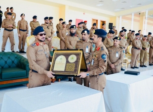 العميد عبد الرحمن الحربي يرعى حفل تخريج طلبة الدورة التأهيلية للفرد الأساسي بالمدينة المنورة. 