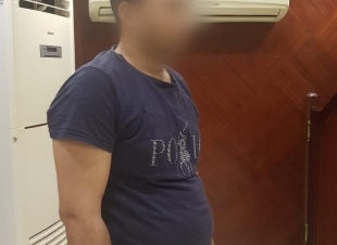 العمل والتنمية الاجتماعية تضبط وافداً  في جدة ظهر في مقطع فيديو مسيء وتستدعي صاحب المنشأة